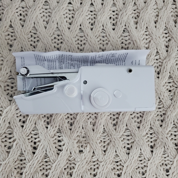 Handy Stitch Portable Cordless Handheld Sewing Machine - Picture 3 of 4